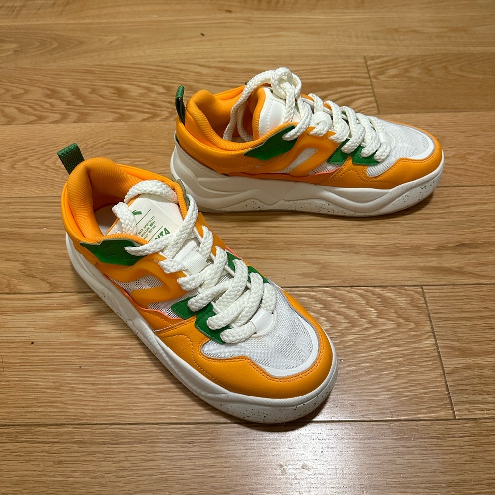 Anta Women’s Streetwear Size 9